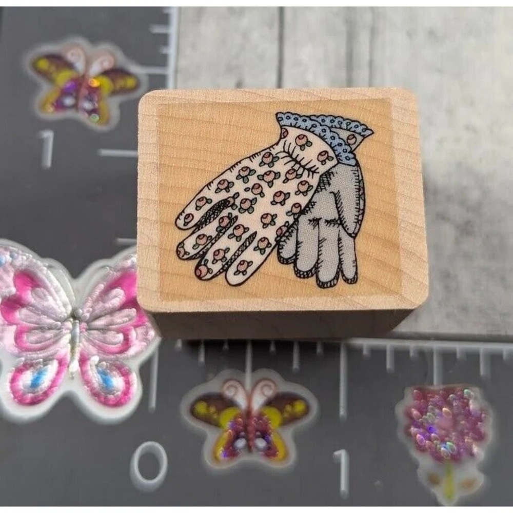 Hero Arts Gardening Gloves Rubber Stamp Wood #B91